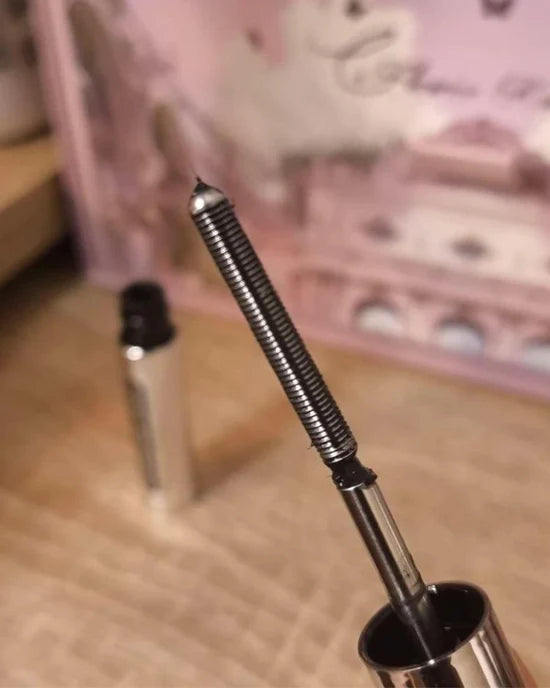 LASHEES – Mascara Volume & Definizione