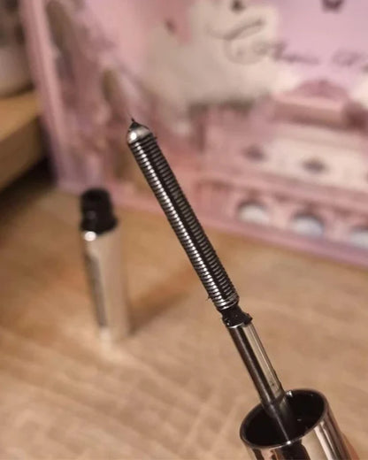 LASHEES – Mascara Volume & Definizione